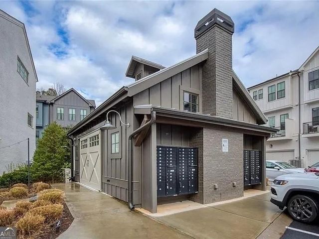 152 Chestnut Circle, Atlanta, GA 30342