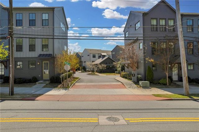 152 Chestnut Circle, Atlanta, GA 30342