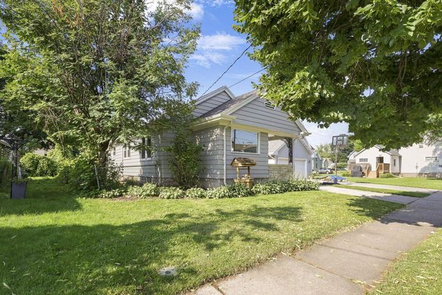 215 E SPRING STREET, Appleton, WI 54911