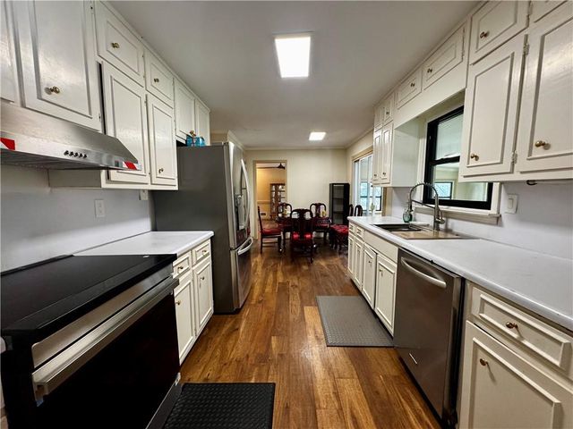 1709 Rangewood SW Drive, Lilburn, GA 30047