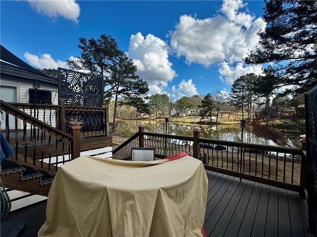 1709 Rangewood SW Drive, Lilburn, GA 30047