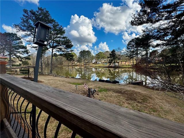 1709 Rangewood SW Drive, Lilburn, GA 30047