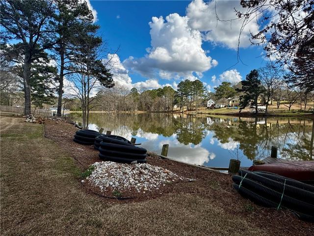 1709 Rangewood SW Drive, Lilburn, GA 30047
