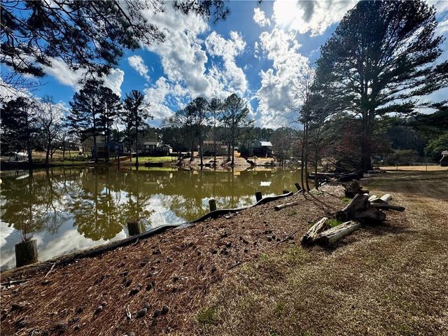 1709 Rangewood SW Drive, Lilburn, GA 30047