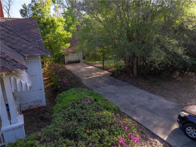 241 Strickland Avenue, Blackshear, GA 31516