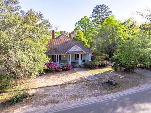241 Strickland Avenue, Blackshear, GA 31516