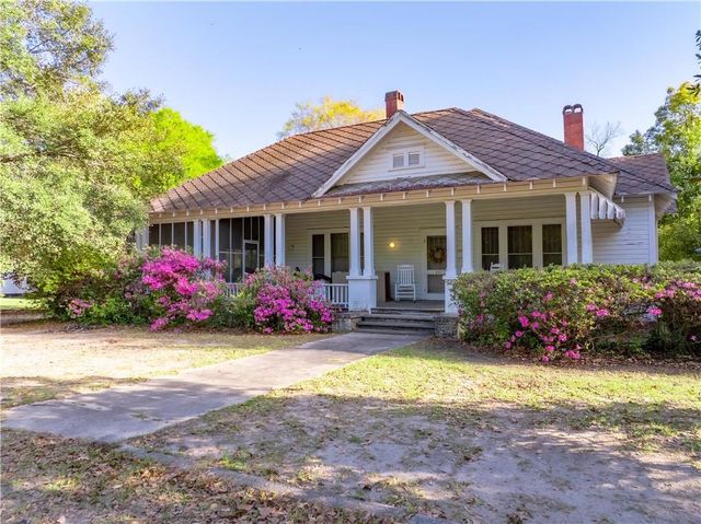 241 Strickland Avenue, Blackshear, GA 31516