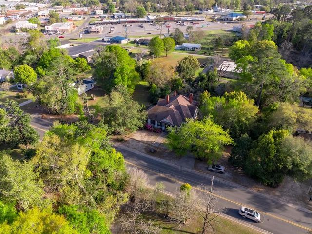 241 Strickland Avenue, Blackshear, GA 31516