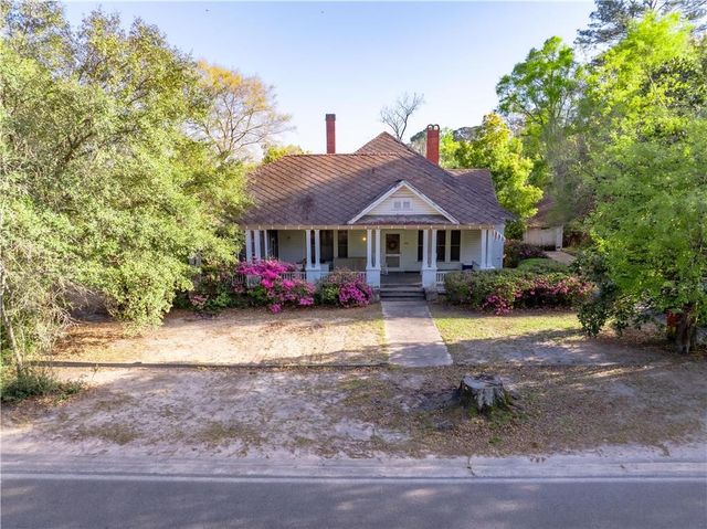 241 Strickland Avenue, Blackshear, GA 31516