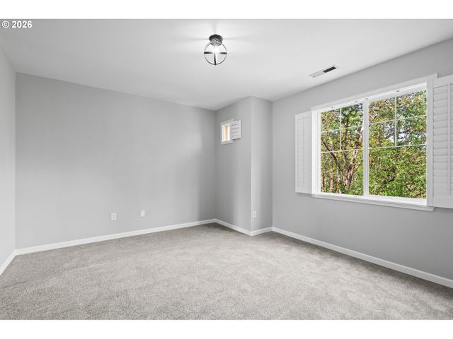 676 Sw DILLAN Dr, Beaverton, OR 97006