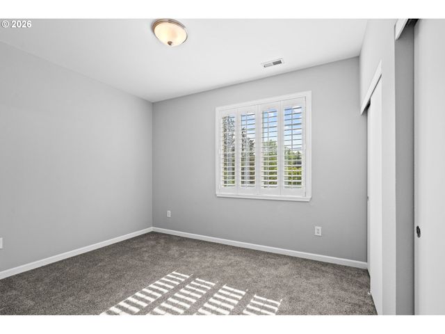 676 Sw DILLAN Dr, Beaverton, OR 97006