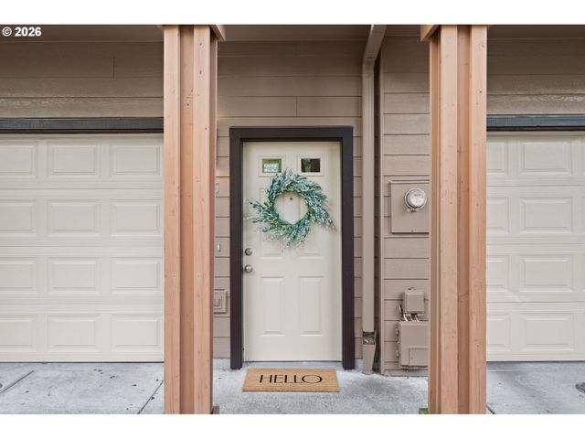 676 Sw DILLAN Dr, Beaverton, OR 97006