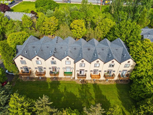 676 Sw DILLAN Dr, Beaverton, OR 97006