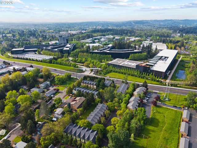 676 Sw DILLAN Dr, Beaverton, OR 97006