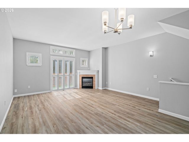 676 Sw DILLAN Dr, Beaverton, OR 97006