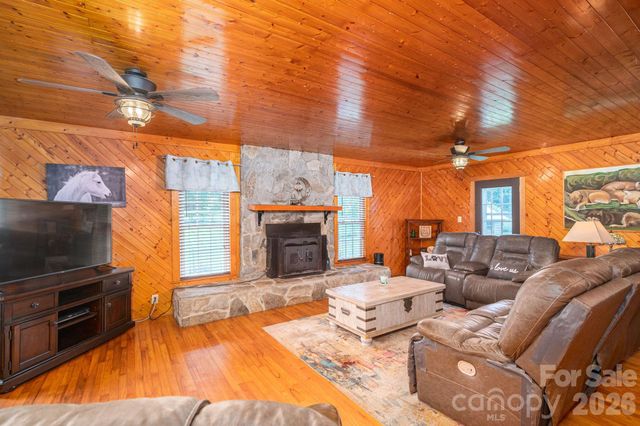 744 S Grove Street Extension, Lincolnton, NC 28092