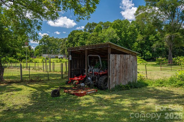 744 S Grove Street Extension, Lincolnton, NC 28092