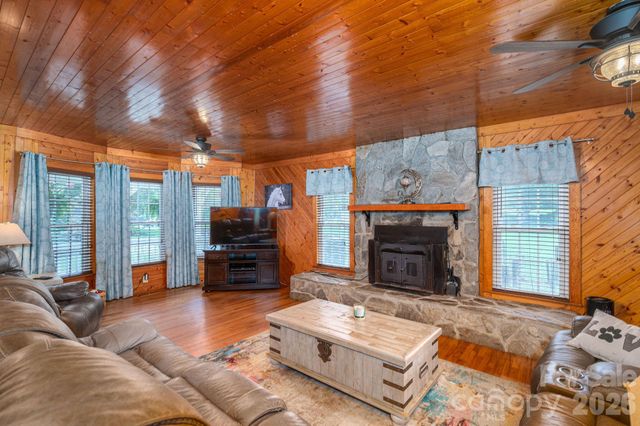 744 S Grove Street Extension, Lincolnton, NC 28092