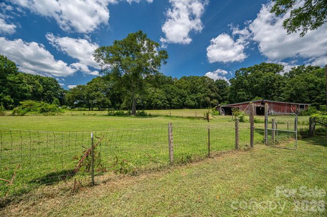 744 S Grove Street Extension, Lincolnton, NC 28092