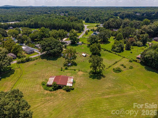 744 S Grove Street Extension, Lincolnton, NC 28092