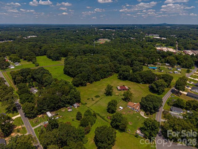 744 S Grove Street Extension, Lincolnton, NC 28092