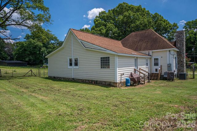 744 S Grove Street Extension, Lincolnton, NC 28092