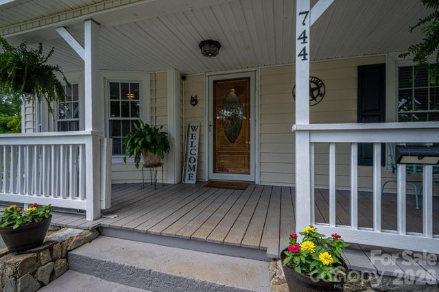 744 S Grove Street Extension, Lincolnton, NC 28092