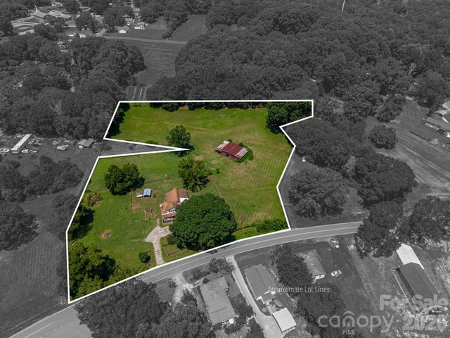 744 S Grove Street Extension, Lincolnton, NC 28092