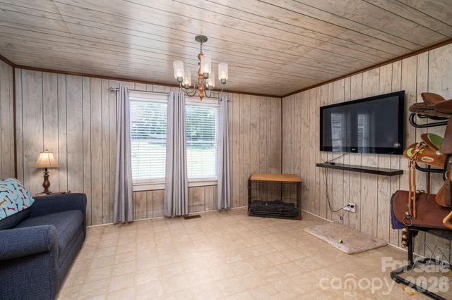 744 S Grove Street Extension, Lincolnton, NC 28092