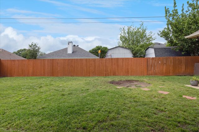 1612 Twin Oaks Drive, Cleburne, TX 76033
