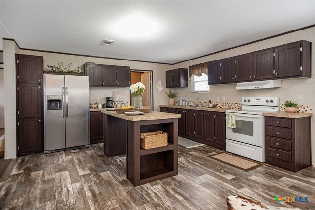 1849 Royal Road, Port Lavaca, TX 77979