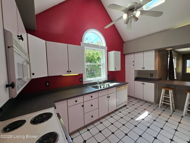 3932 Kennison Ave, Louisville, KY 40207