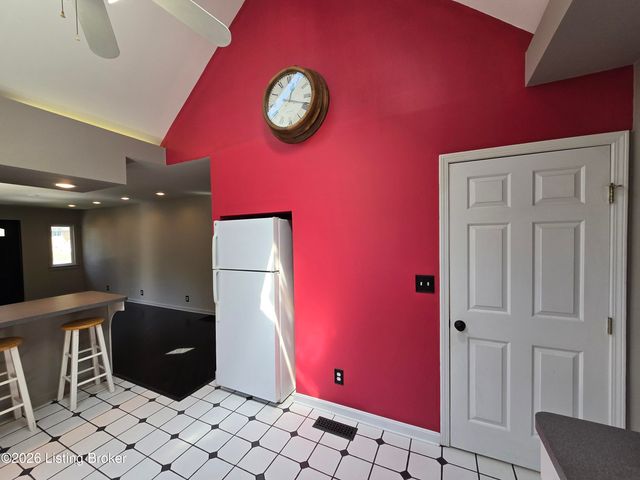 3932 Kennison Ave, Louisville, KY 40207