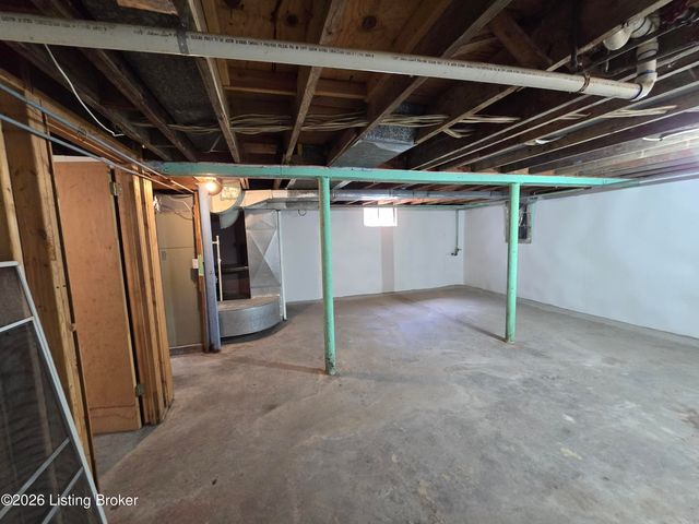 3932 Kennison Ave, Louisville, KY 40207