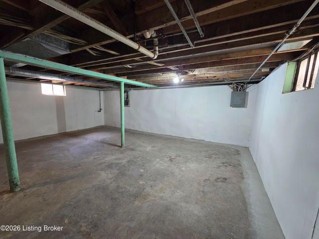 3932 Kennison Ave, Louisville, KY 40207