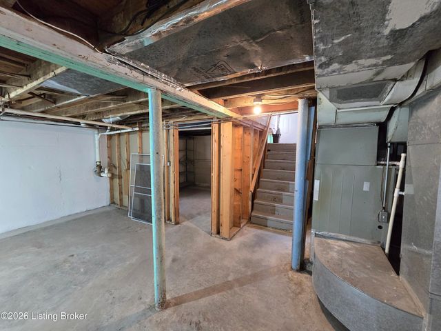 3932 Kennison Ave, Louisville, KY 40207