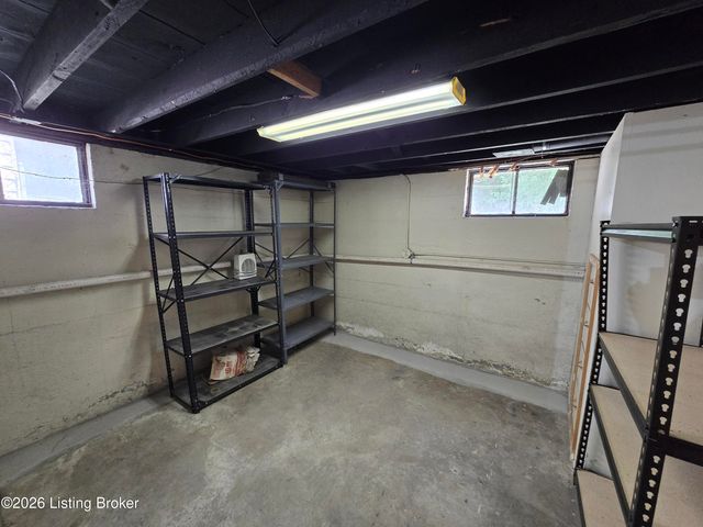 3932 Kennison Ave, Louisville, KY 40207