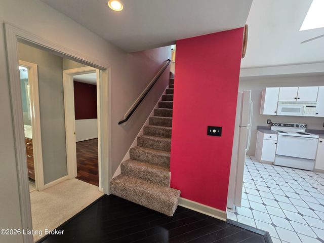 3932 Kennison Ave, Louisville, KY 40207
