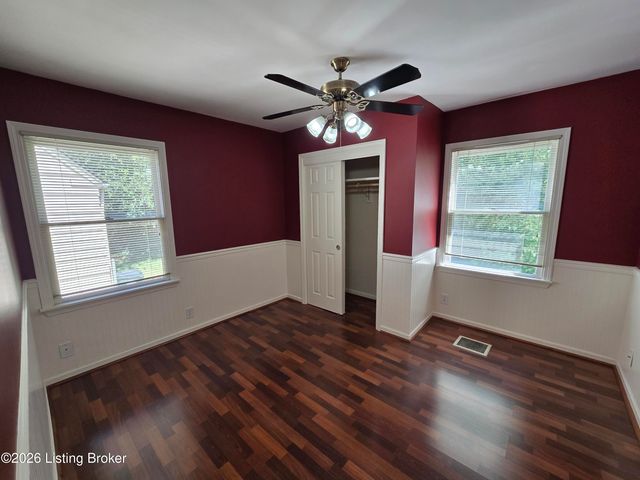 3932 Kennison Ave, Louisville, KY 40207