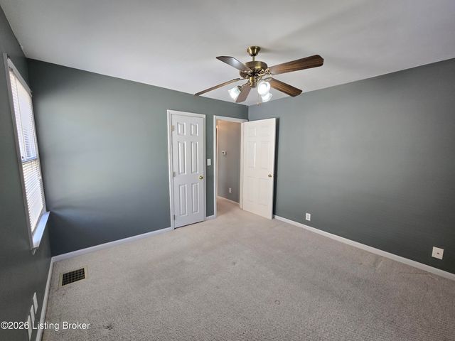3932 Kennison Ave, Louisville, KY 40207