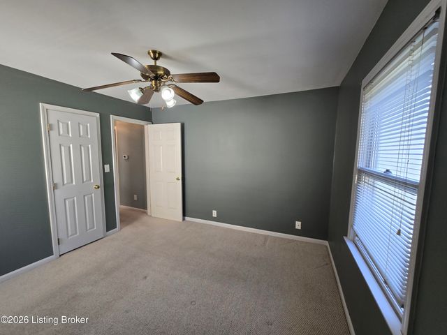 3932 Kennison Ave, Louisville, KY 40207