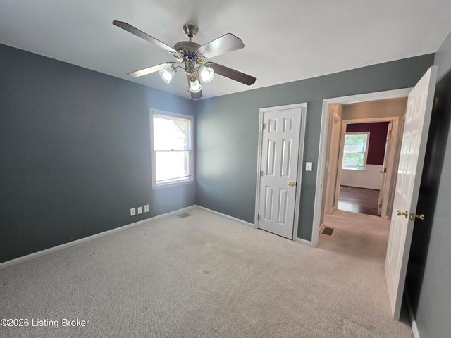 3932 Kennison Ave, Louisville, KY 40207