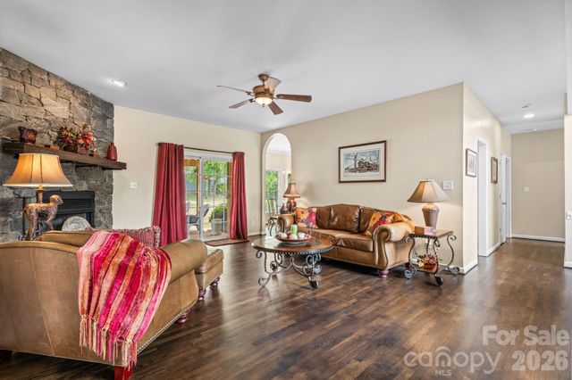 3992 Brickfield Street, Hickory, NC 28602