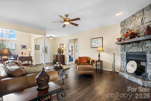 3992 Brickfield Street, Hickory, NC 28602