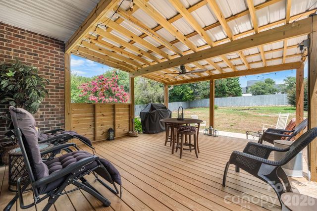 3992 Brickfield Street, Hickory, NC 28602
