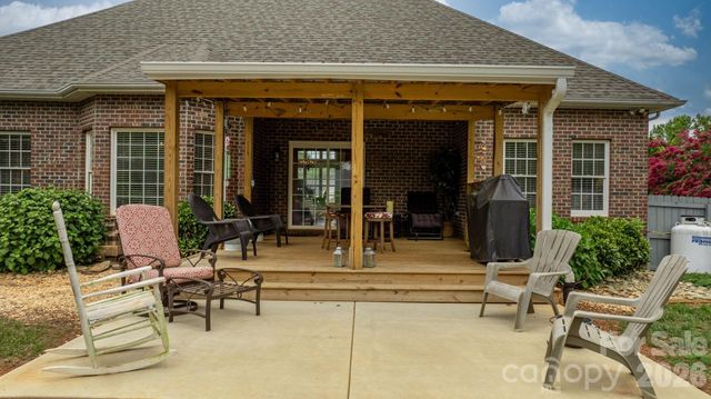 3992 Brickfield Street, Hickory, NC 28602