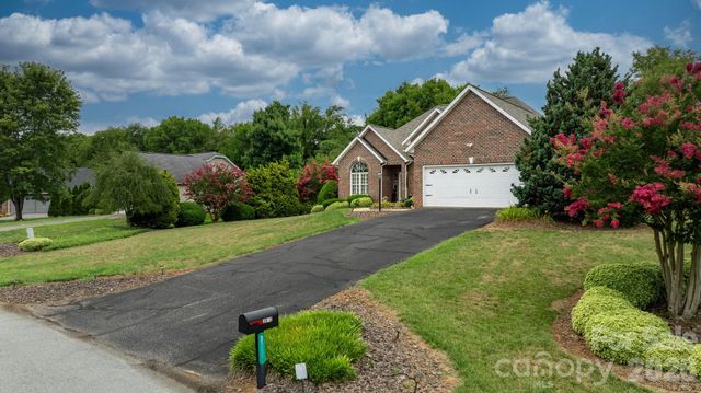 3992 Brickfield Street, Hickory, NC 28602