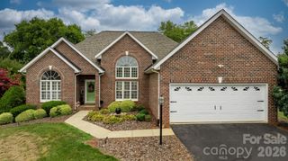 3992 Brickfield Street, Hickory, NC 28602