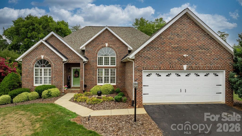 3992 Brickfield Street, Hickory, NC 28602
