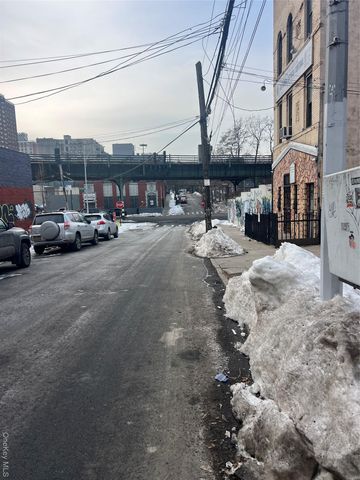 635 Eagle Avenue, Bronx, NY 10455